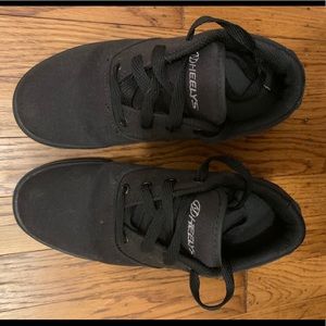Heeleys Black Boys Size 3